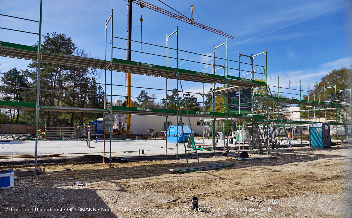 22.04.2023 - Luft- und Ebenenfotos vom Haus für Kinder in der Quiddestraße in Neuperlach